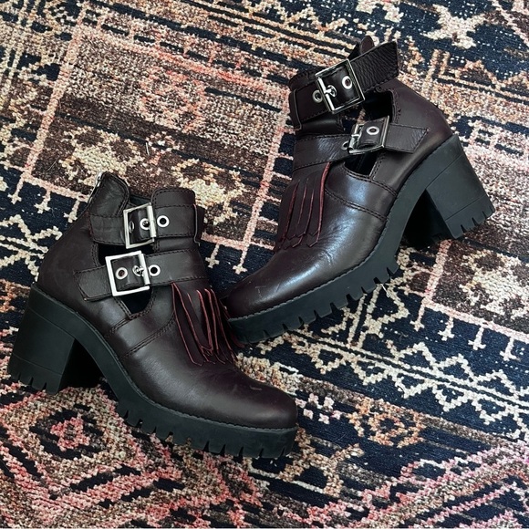 Steve Madden Tullia Burgundy Fringed Cut Out Heeled Ankle Boots 7 - Picture 4 of 9